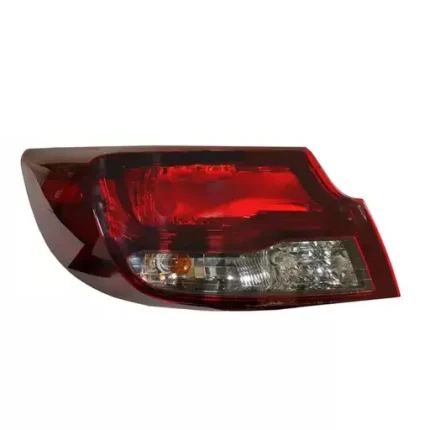 چراغ عقب شاهین کروز روی گلگیر (چپ)
