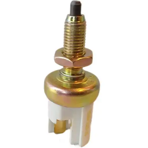 سوییچ پدال ترمز ساینا سایپا یدک سر سفید کد 502304 - P06 سوییچ پدال ترمز ساینا سایپا یدک سر سفید کد 502304 - P06