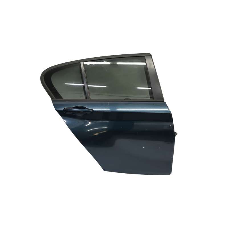 درب عقب راست سمت شاگرد بی ام و 220 اتاق f22 درب عقب راست سمت شاگرد بی ام و 220 اتاق f22