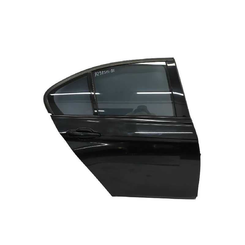 درب عقب راست سمت شاگرد بی ام و 328 اتاق f30 سال 2014 درب عقب راست سمت شاگرد بی ام و 328 اتاق f30 سال 2014