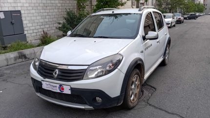 رنو ساندرو استپ وی اتوماتیک