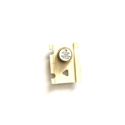 UA702ML 883B آیسی نظامی
