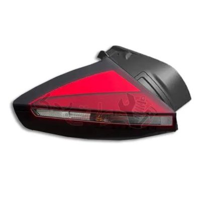 چراغ خطر عقب چپ روی گلگیر ام وی ام x33 کراس